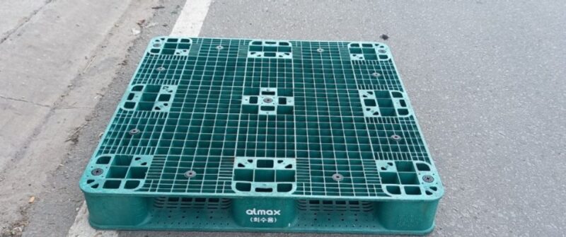 Pallet nhựa LK 2 mặt ( KT: 1100x1100x150mm ) màu xanh lá